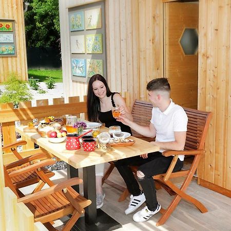 Honey Paradise Glamping Resort Dobova Luaran gambar