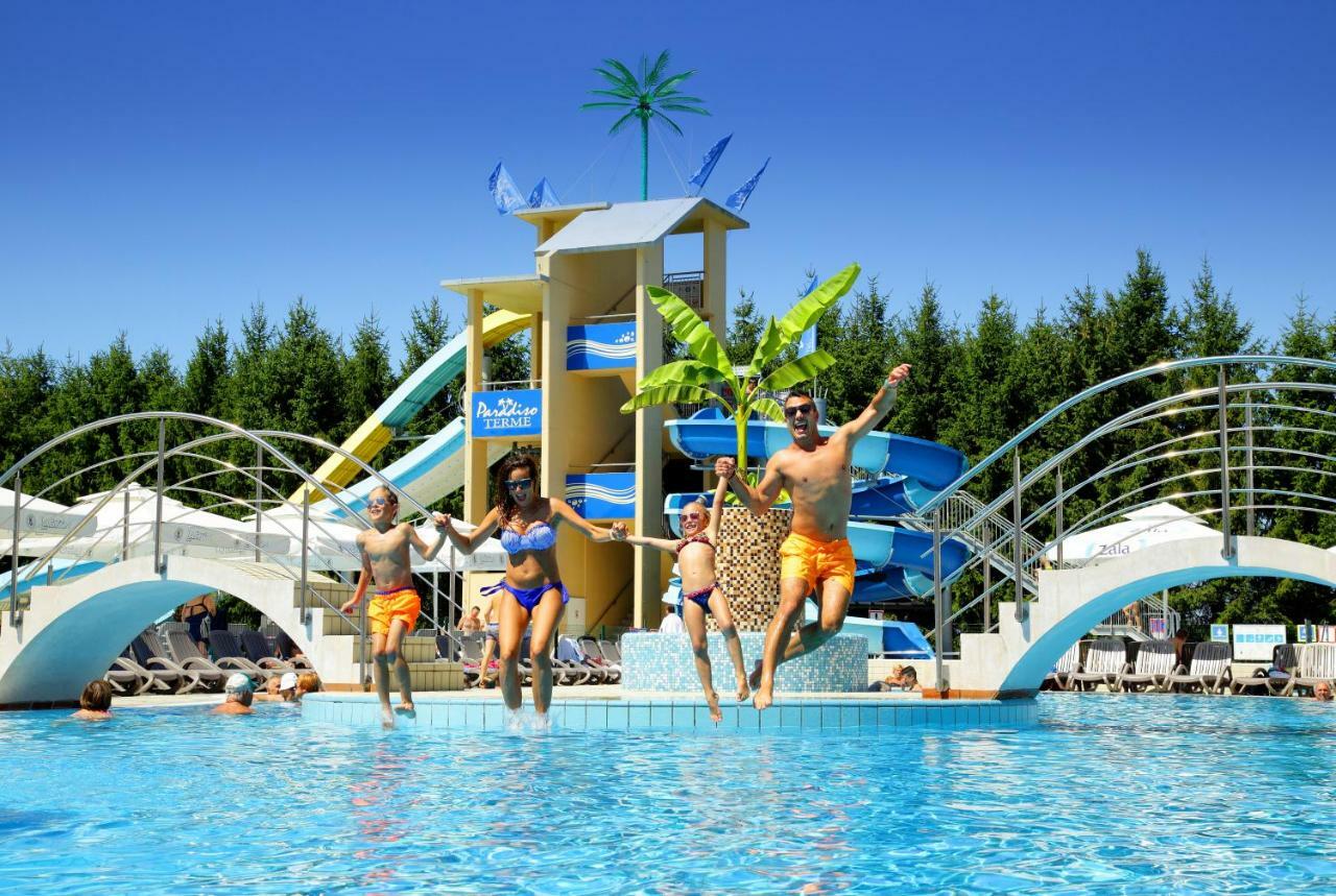 Honey Paradise Glamping Resort Dobova Luaran gambar