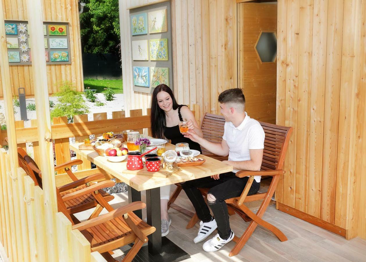 Honey Paradise Glamping Resort Dobova Luaran gambar