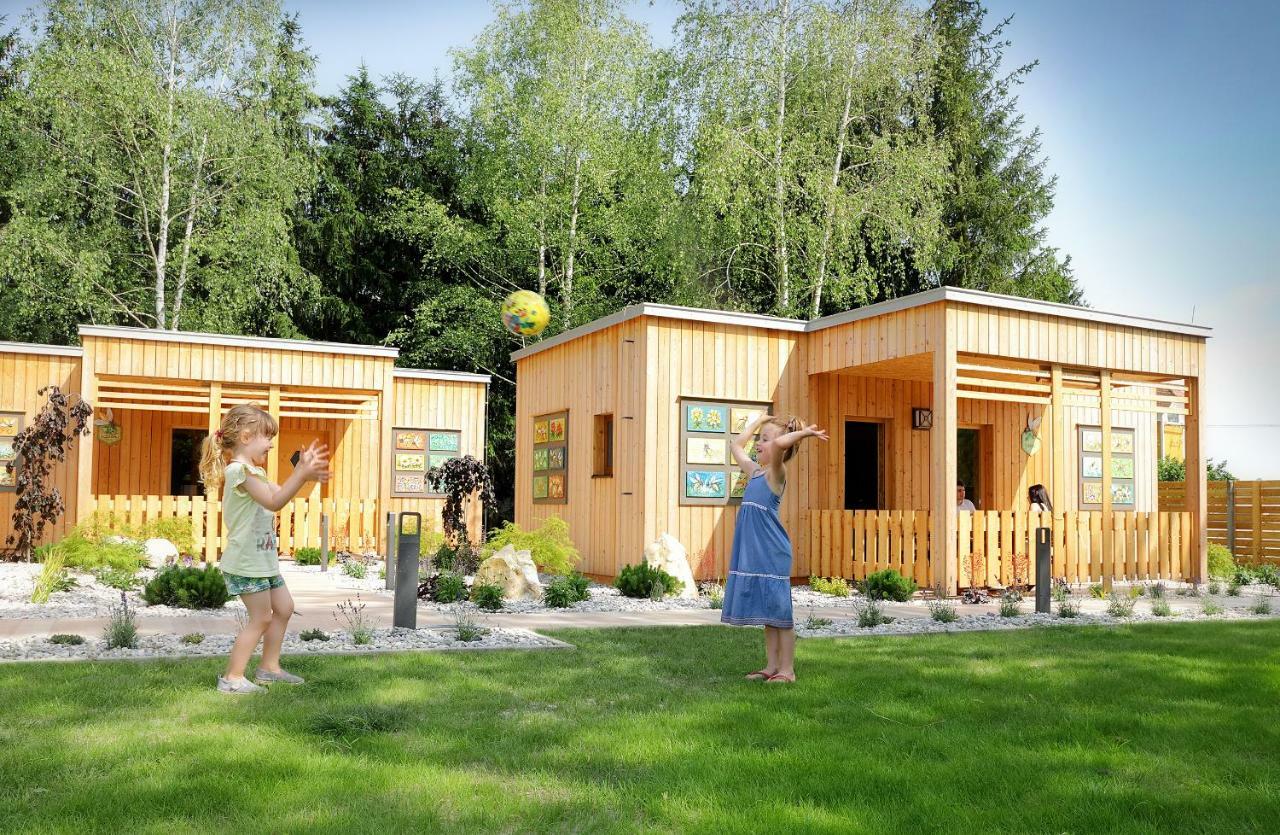 Honey Paradise Glamping Resort Dobova Luaran gambar